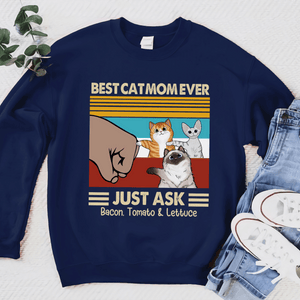 Best Cat Mom Ever Fist bump - Custom T Shirt - Personalized Gifts for Cat Lover & Owner, Cat Dad, Mom, Friend, Her | Birthday