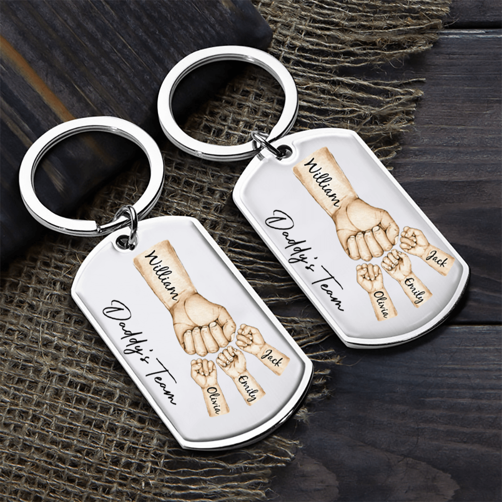 Daddy's Team Fist Bump - Personalized Stainless Steel Keychain - Father's Day Gift for Dad, Papa, Grandpa, Daddy, Dada - Suzitee Store