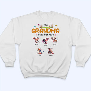 This Grandma Loves Her Herd - Personalized Custom T Shirt -  Gift for Grandma/Grandparent