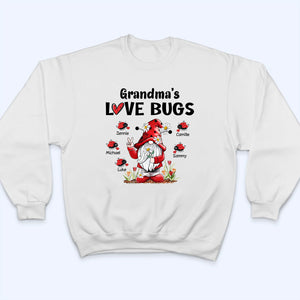 Gnome Grandma‘s Love Bugs - Personalized Custom T Shirt - Valentine's Day Gift for Grandma/Grandparent